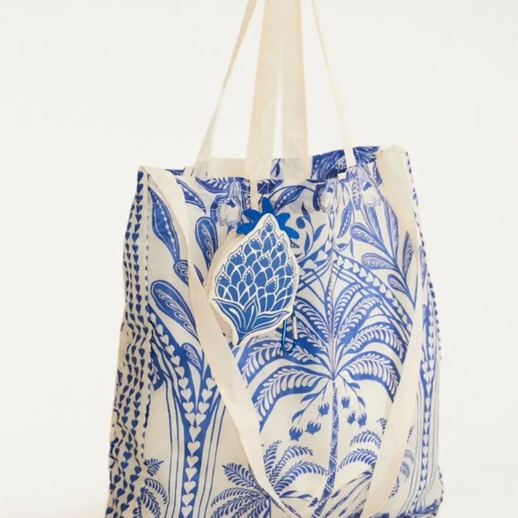 FARM Rio “Bolsinha Me Leva” Nylon  keychain Bag – NEW! - Picture 3 of 5